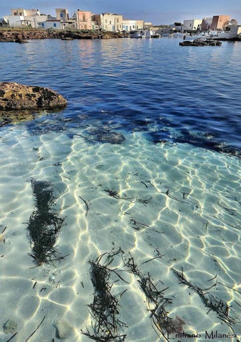 Il Cubo, Monovano Col Mare Su Tre Fronti. Фавиньяна Экстерьер фото